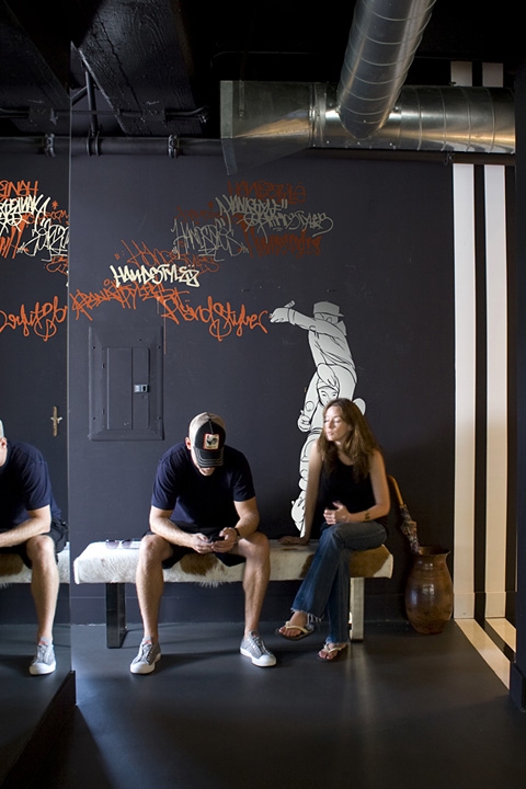 Sticker mural exclusif Hand Signs par Upper Playground 